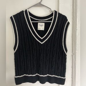 A&F Sweater Vest size S